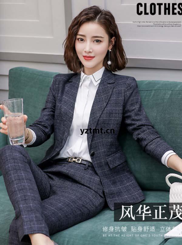 女(nv)職(zhi)業裝(zhuang)